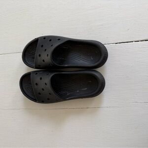 Crocs women’s black slide sandal